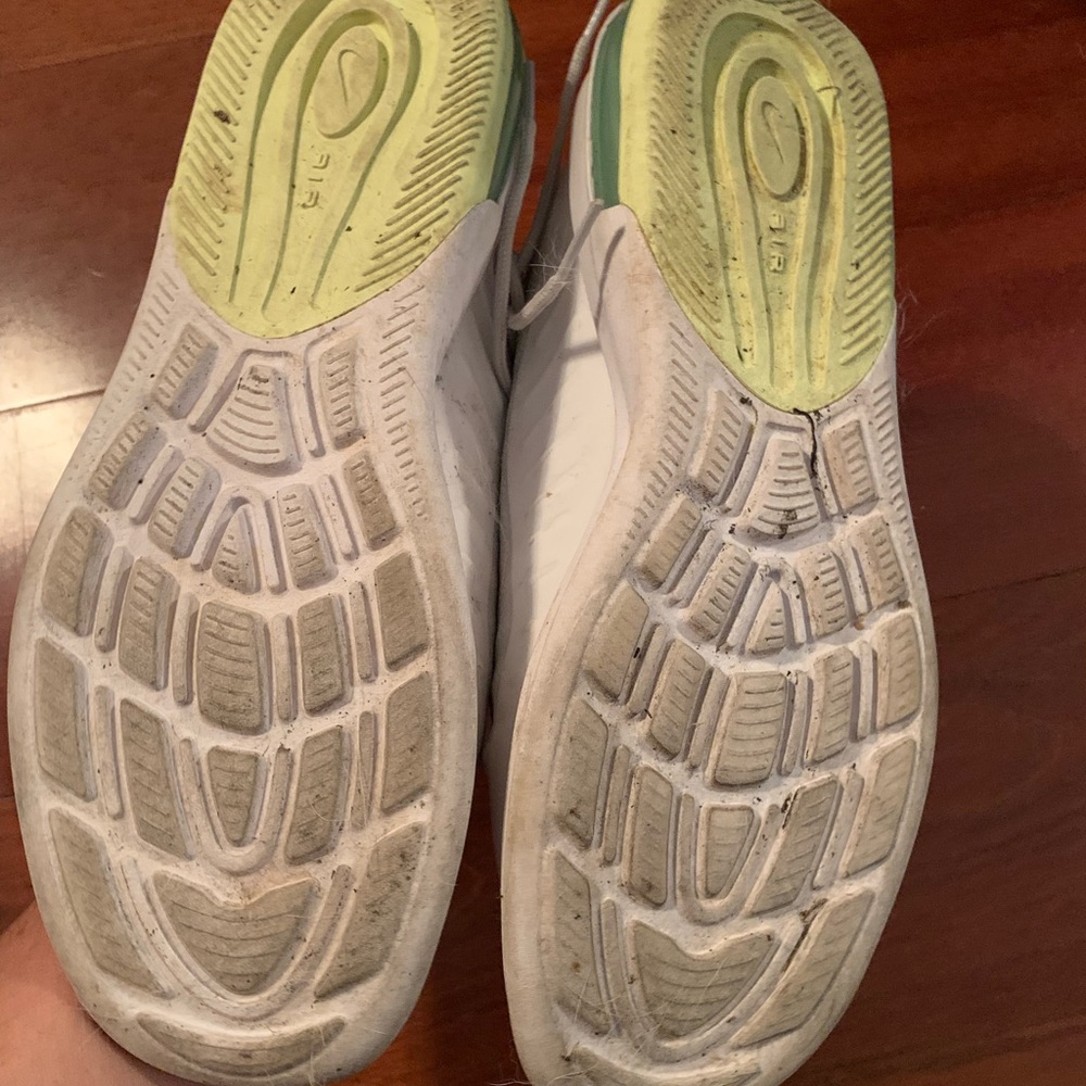 Women’s Nike Tennis Shoes